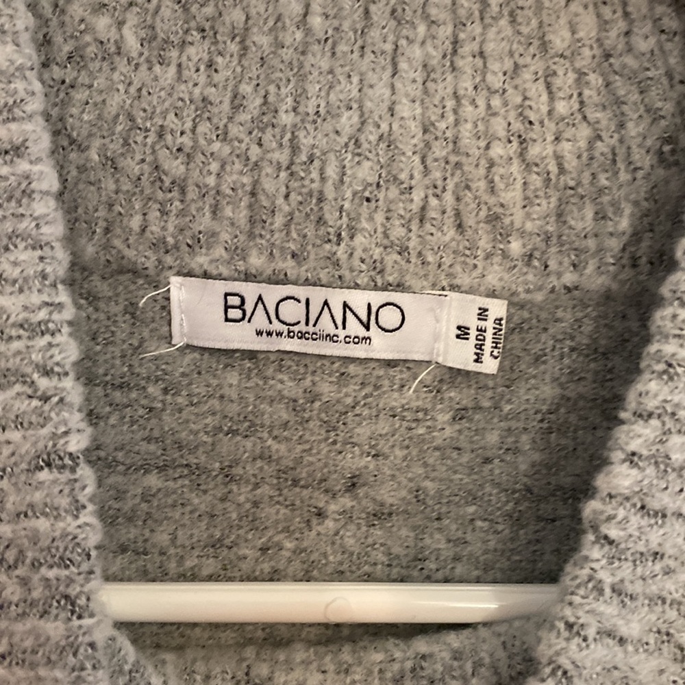 COPY - Amazing Pearl and Faux Fur Sweater - Picture 4 of 5